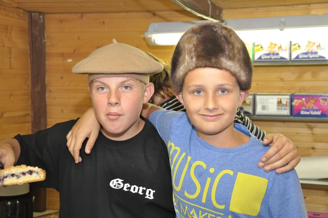 Najlepszy chatbot dla szkoły - na co zwrócić uwagę - georg and friend, best friends, school friends, best friends, best friends, best friends, best friends, best friends, school 